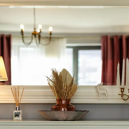 Velvet Vogue Apartment *