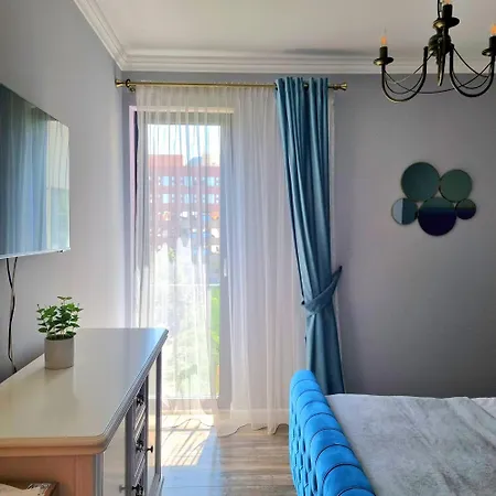 Apartment Velvet Vogue